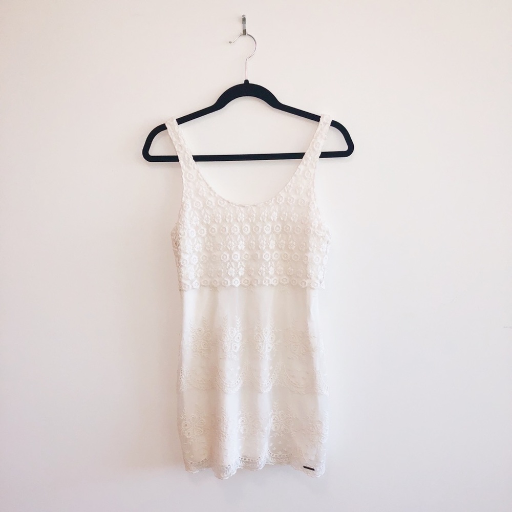 Elegant White floral dress!